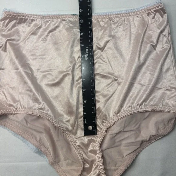 Vanity Fair Smoothing Brief Panties 3X Plus Light Control Nylon NWOT Beige Blue - Picture 6 of 10